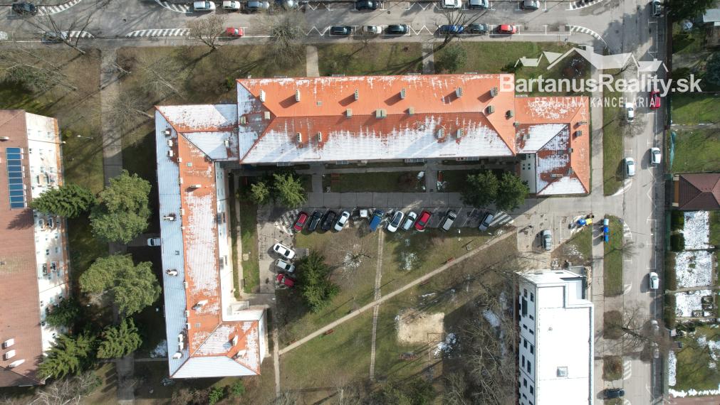 BartanusReality - Na predaj 2-izbový byt v Trenčíne na ul. 28.októbra.