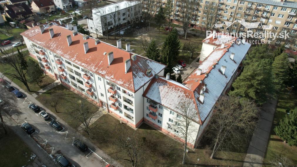 BartanusReality - Na predaj 2-izbový byt v Trenčíne na ul. 28.októbra.