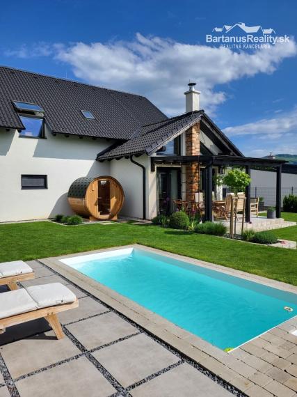 Na predaj novostavba rozmerného rodinného domu v Trenčianskej Turnej, časť Hámre.