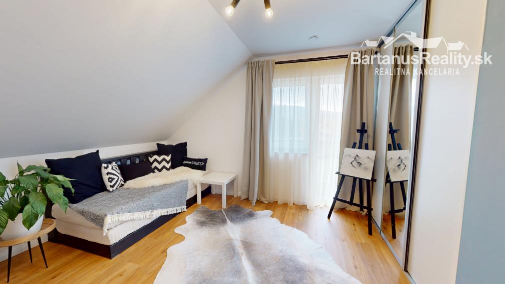 Na predaj novostavba rozmerného rodinného domu v Trenčianskej Turnej, časť Hámre.