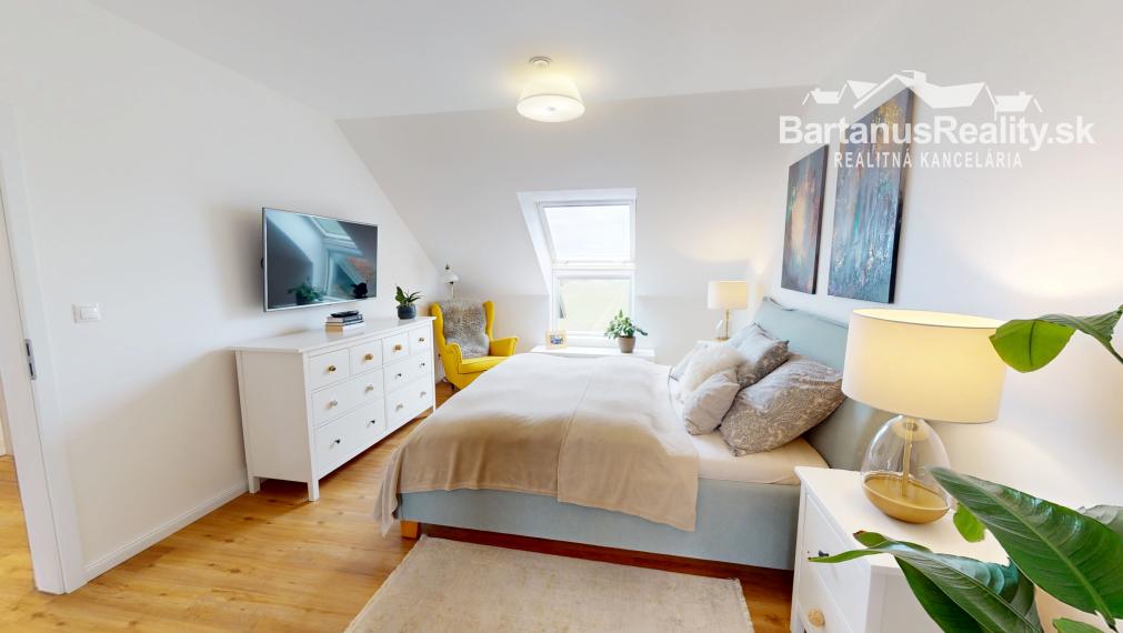 Na predaj novostavba rozmerného rodinného domu v Trenčianskej Turnej, časť Hámre.