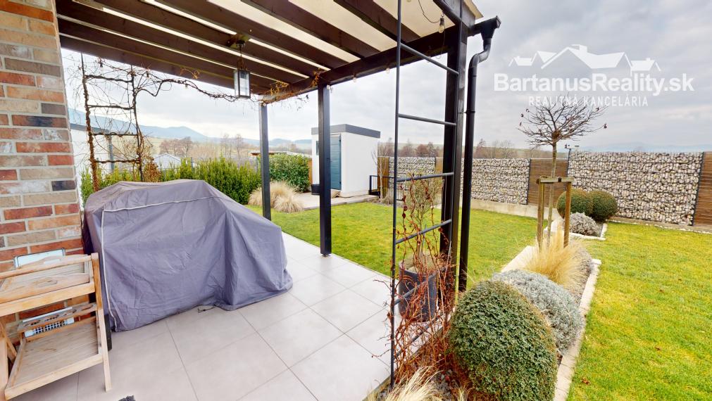 Na predaj novostavba rozmerného rodinného domu v Trenčianskej Turnej, časť Hámre.