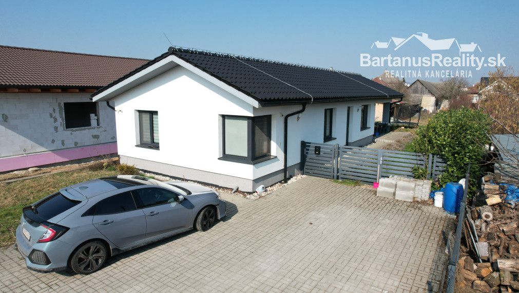 BartanusReality -!!!!! REZERVOVANÝ !!!!! Na predaj novostavba 4-izbového bungalovu v Trenčianskej Turnej,