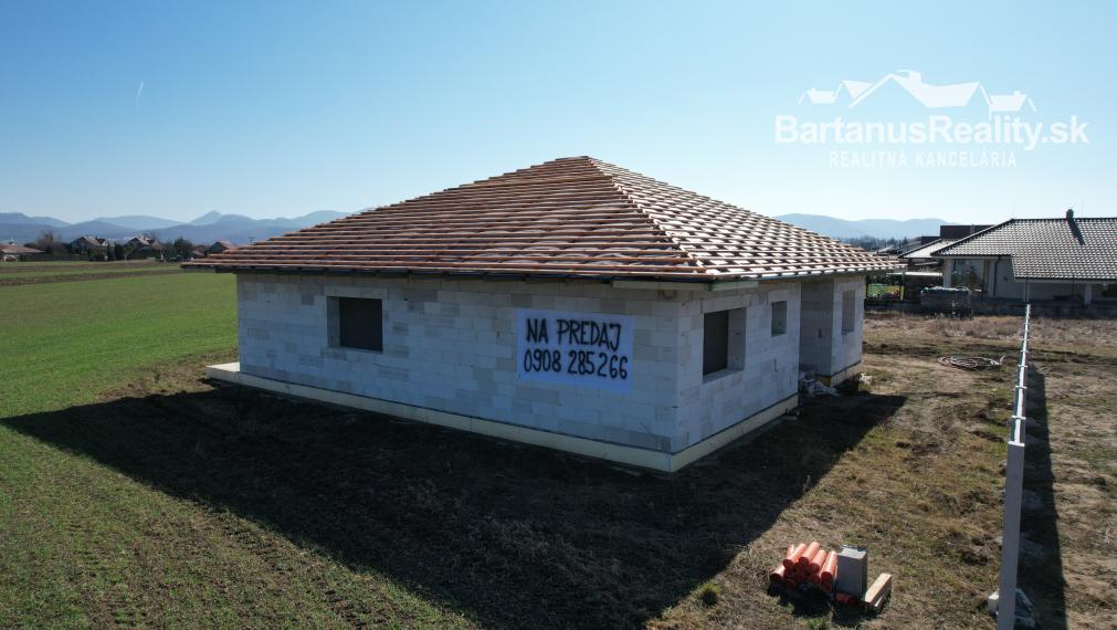 BartanusReality - Na predaj rozmerná novostavba 5 izbového rodinného domu v obci Kameničany pri Dubnici nad Váhom. Znížená cena!!!