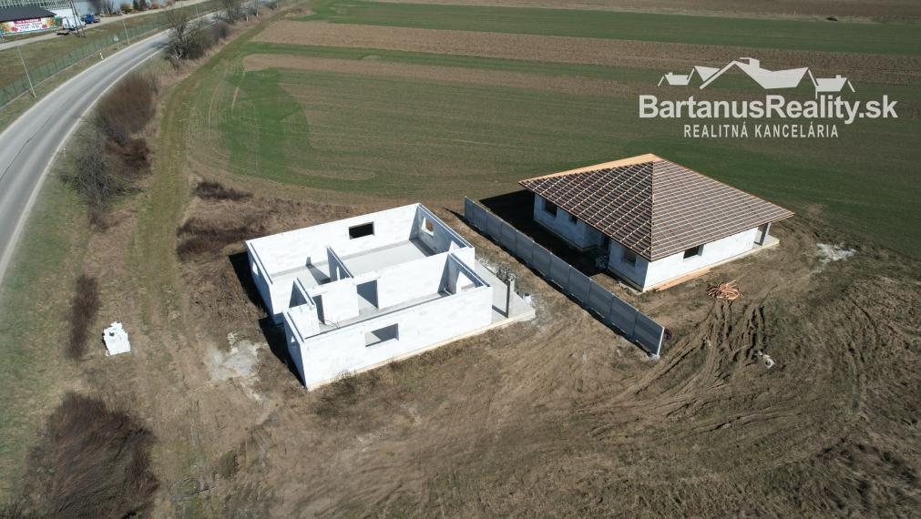 BartanusReality - Na predaj rozmerná novostavba 5 izbového rodinného domu v obci Kameničany pri Dubnici nad Váhom. Znížená cena!!!