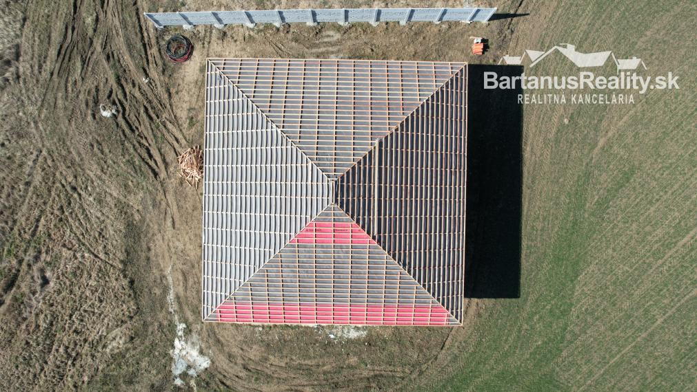 BartanusReality - Na predaj rozmerná novostavba 5 izbového rodinného domu v obci Kameničany pri Dubnici nad Váhom. Znížená cena!!!