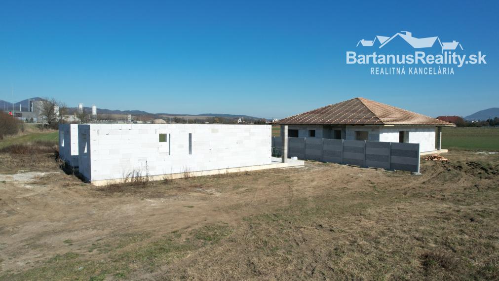 BartanusReality - Na predaj rozmerná novostavba 5 izbového rodinného domu v obci Kameničany pri Dubnici nad Váhom. Znížená cena!!!