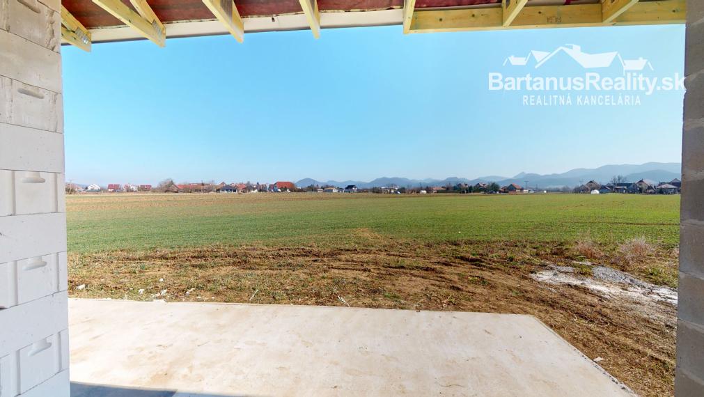 BartanusReality - Na predaj rozmerná novostavba 5 izbového rodinného domu v obci Kameničany pri Dubnici nad Váhom. Znížená cena!!!