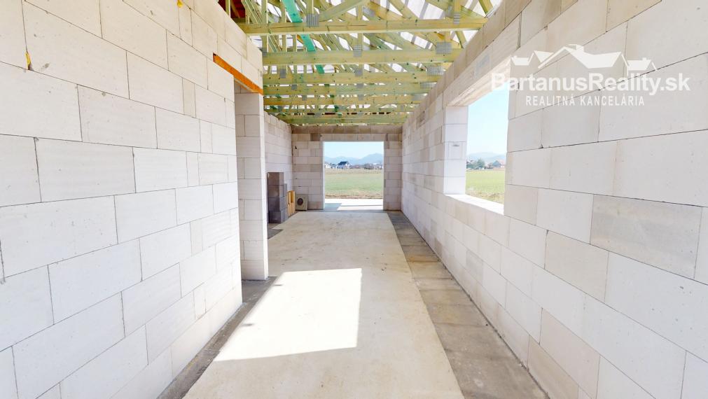 BartanusReality - Na predaj rozmerná novostavba 5 izbového rodinného domu v obci Kameničany pri Dubnici nad Váhom. Znížená cena!!!