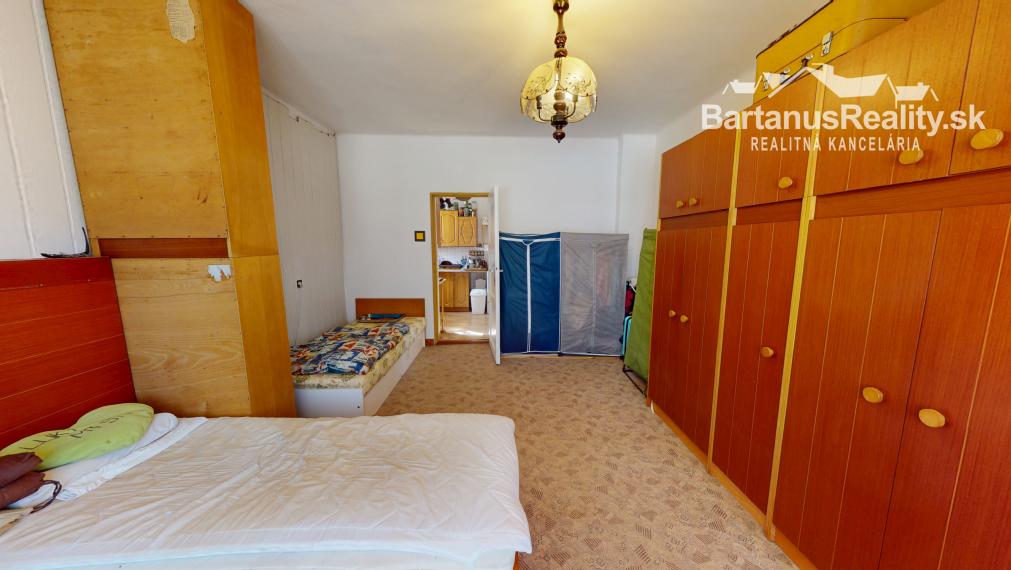 Na predaj starší rodinný dom priamo v meste Trenčín, Bezručova ulica.