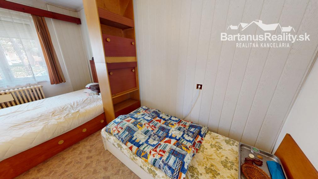 Na predaj starší rodinný dom priamo v meste Trenčín, Bezručova ulica.