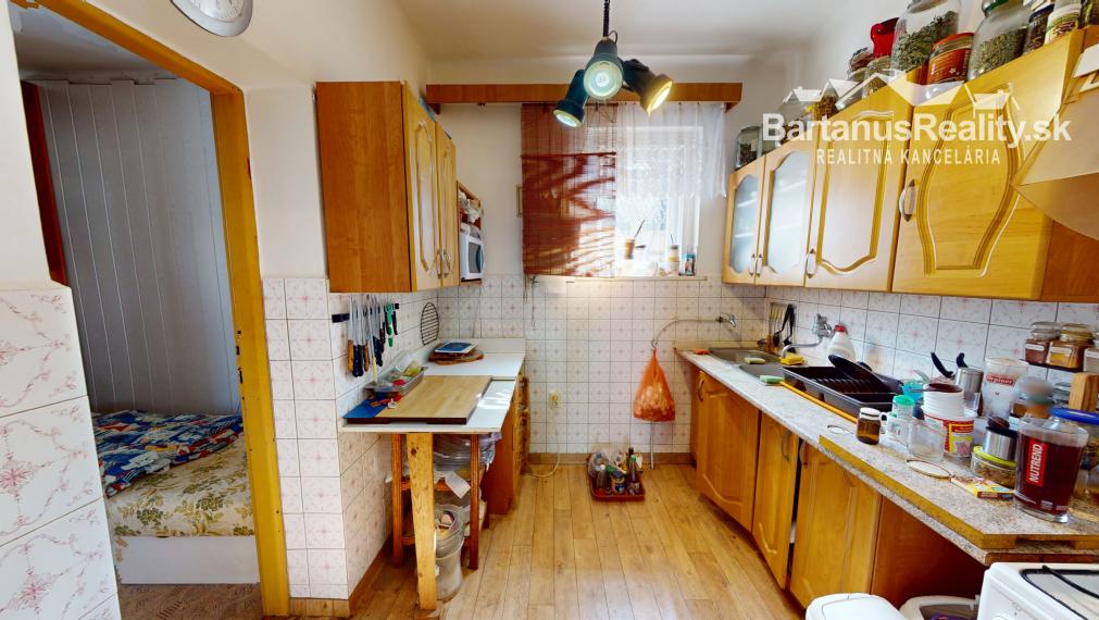 Na predaj starší rodinný dom priamo v meste Trenčín, Bezručova ulica.