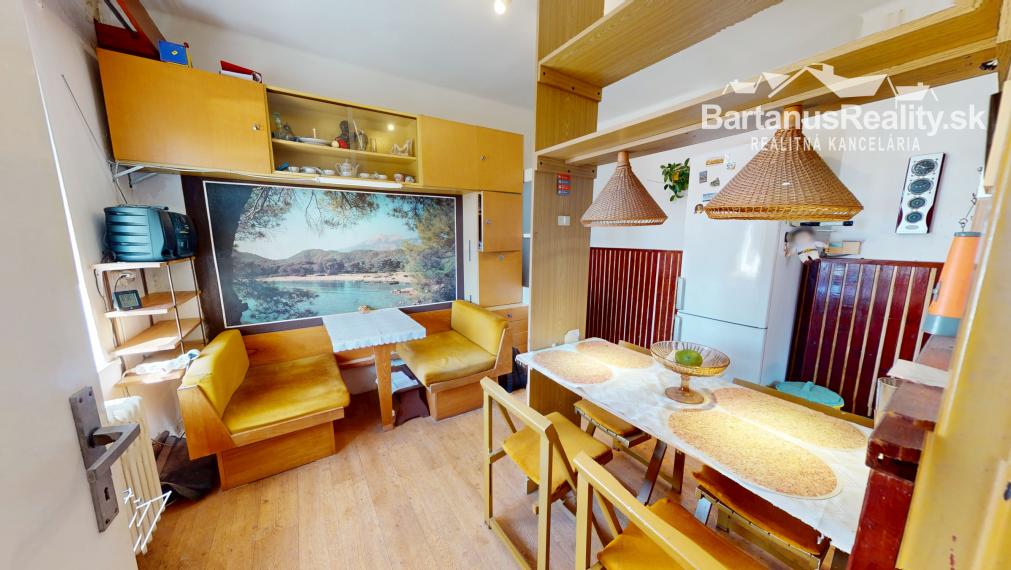 Na predaj starší rodinný dom priamo v meste Trenčín, Bezručova ulica.