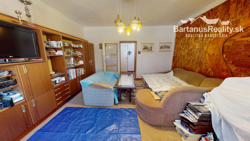 Na predaj starší rodinný dom priamo v meste Trenčín, Bezručova ulica.