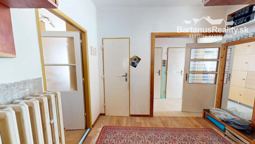 Na predaj starší rodinný dom priamo v meste Trenčín, Bezručova ulica.