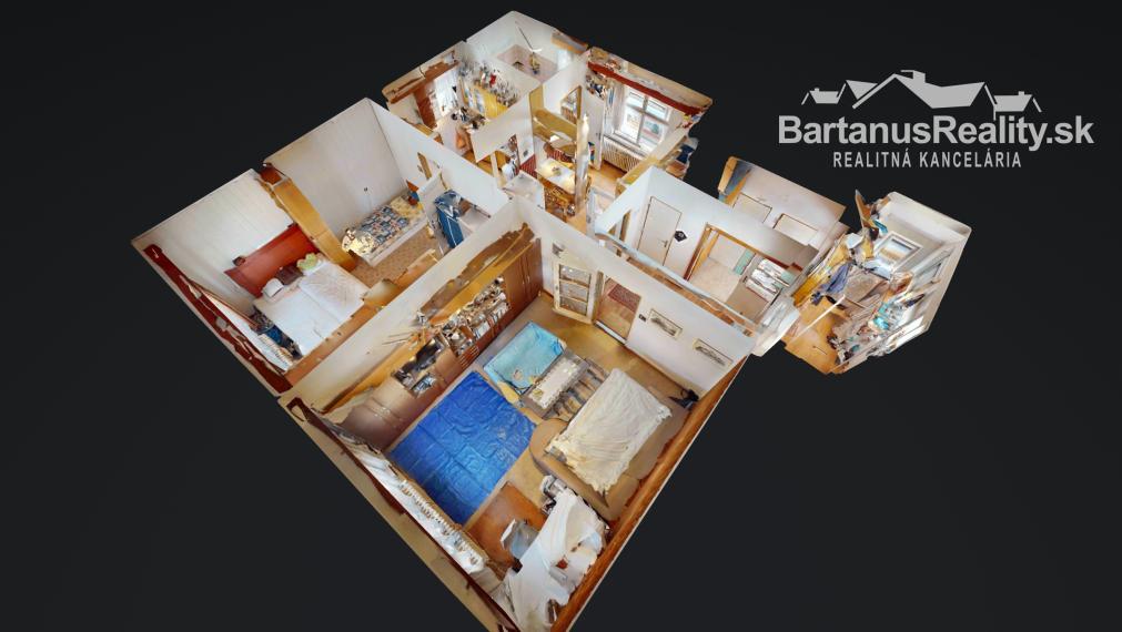 Na predaj starší rodinný dom priamo v meste Trenčín, Bezručova ulica.