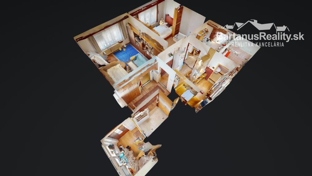 Na predaj starší rodinný dom priamo v meste Trenčín, Bezručova ulica.