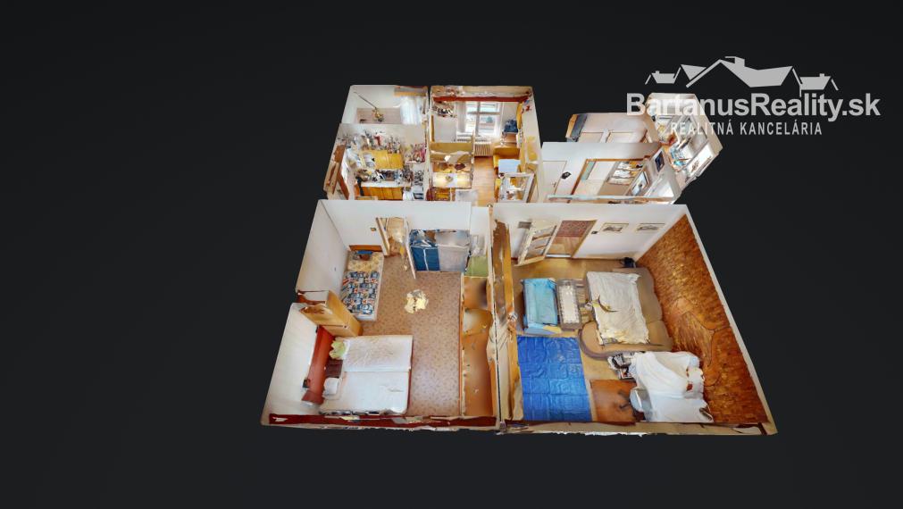 Na predaj starší rodinný dom priamo v meste Trenčín, Bezručova ulica.