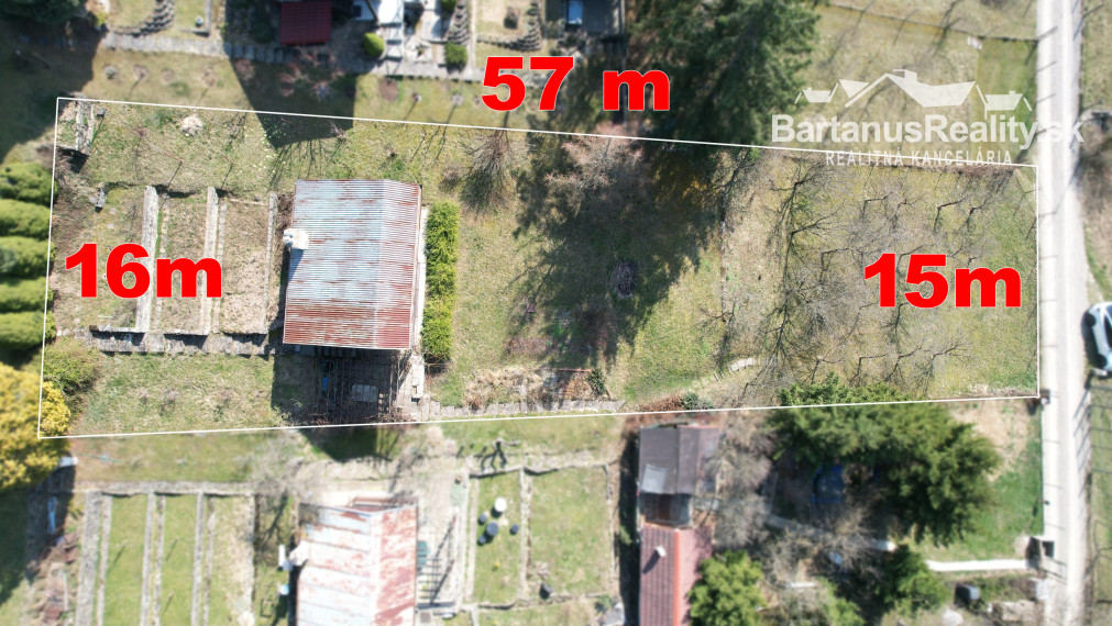 Ponúkame na predaj dvojpodlažnú chatu s podkrovím  v chatkovej oblasti Vršok v obci Horné Srnie