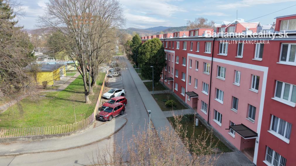 Na predaj 3-izbový byt v Trenčíne, časť Sihoť II, ul. Gagarinova o rozlohe 61 m.