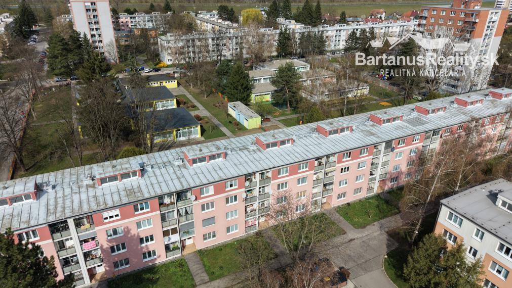 Na predaj 3-izbový byt v Trenčíne, časť Sihoť II, ul. Gagarinova o rozlohe 61 m.