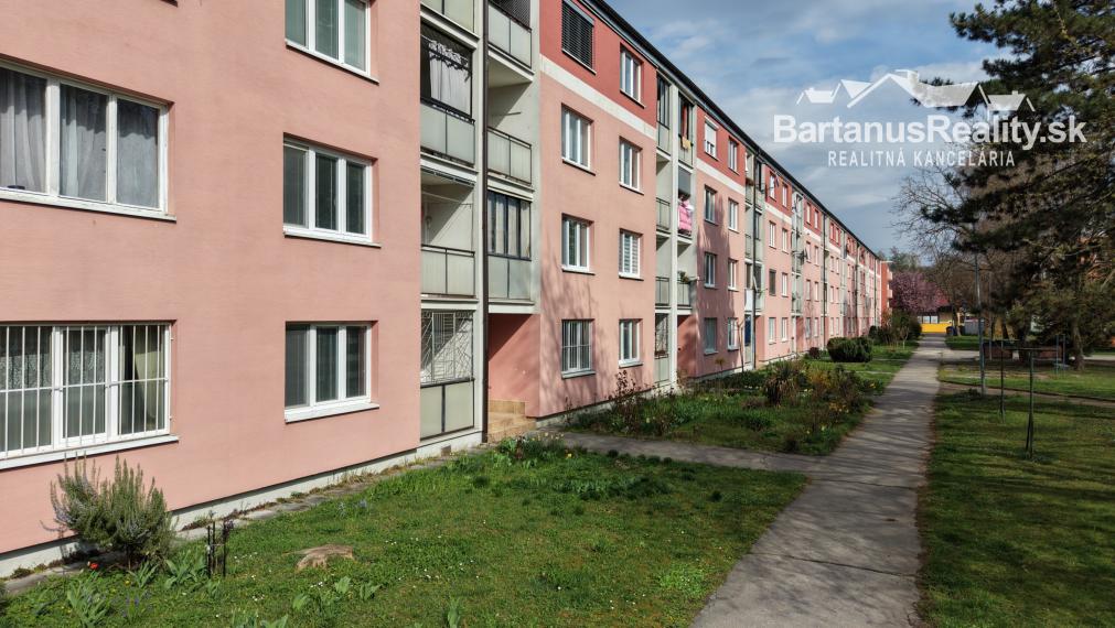 Na predaj 3-izbový byt v Trenčíne, časť Sihoť II, ul. Gagarinova o rozlohe 61 m.