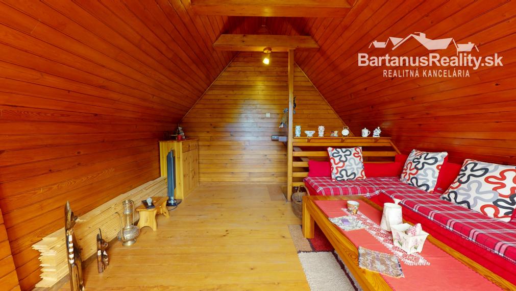 Ponúkame na predaj podpivničenú chatu so záhradou v Dubnici nad Váhom, časť Blížne doliny (chobot).