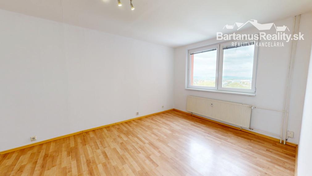 Na prenájom 3 izbový byt v Trenčíne, Juh, Východná ulica.