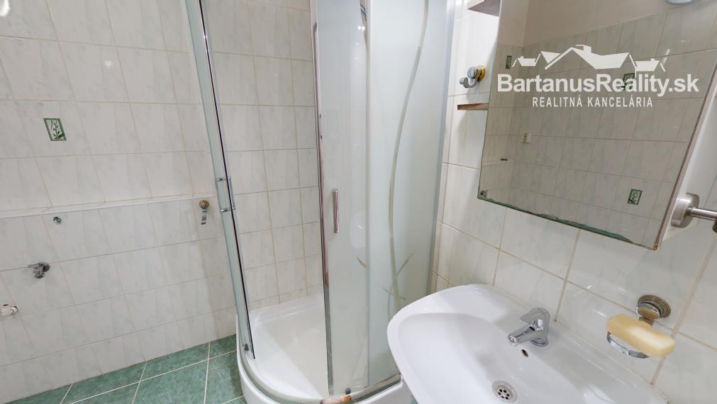 Na prenájom 3 izbový byt v Trenčíne, Juh, Východná ulica.