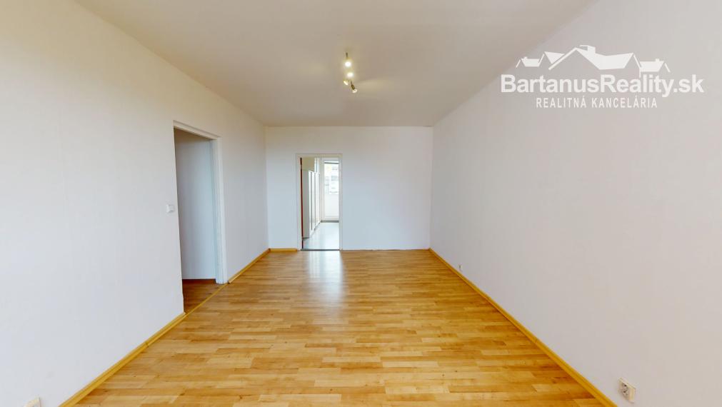 Na prenájom 3 izbový byt v Trenčíne, Juh, Východná ulica.