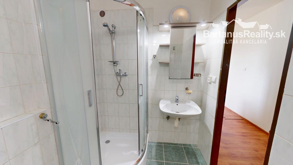 Na prenájom 3 izbový byt v Trenčíne, Juh, Východná ulica.