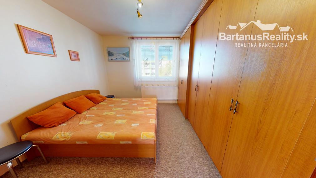 Na prenájom kompletne zariadený 3 izbový byt v Trenčíne, Juh, Halalovka.