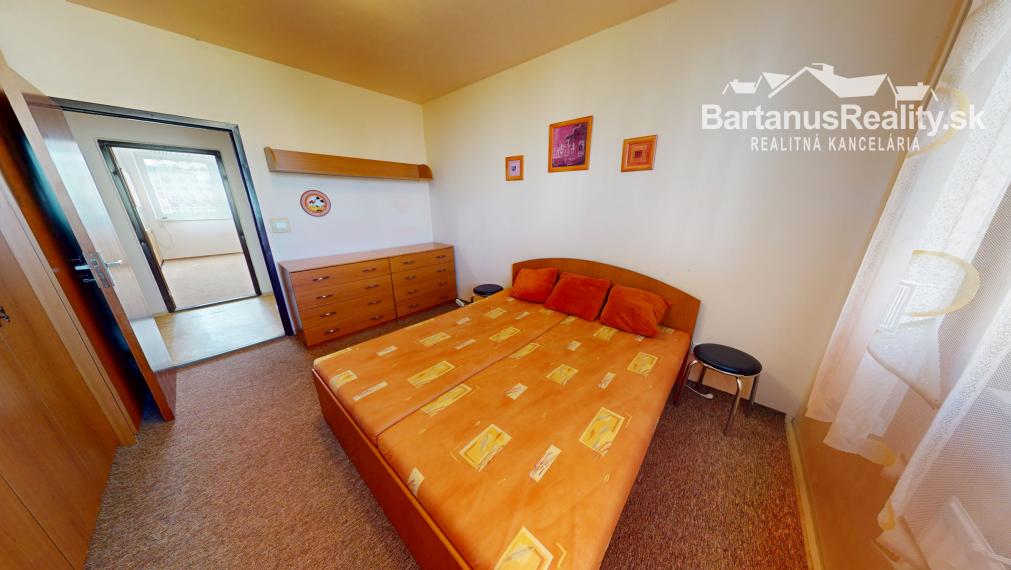 Na prenájom kompletne zariadený 3 izbový byt v Trenčíne, Juh, Halalovka.