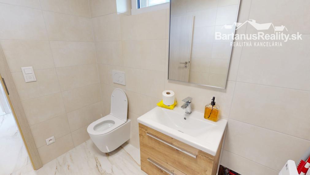 Na prenájom luxusný 4 izbový rodinný dom v Trenčíne, Stark residence, Prístavná ulica.