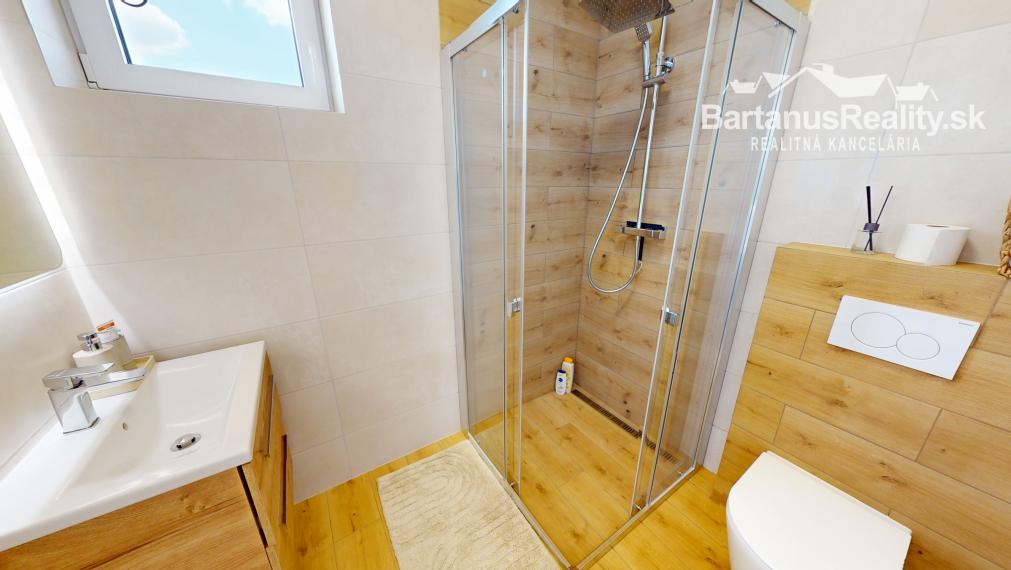 Na prenájom luxusný 4 izbový rodinný dom v Trenčíne, Stark residence, Prístavná ulica.