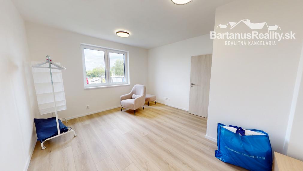 Na prenájom luxusný 4 izbový rodinný dom v Trenčíne, Stark residence, Prístavná ulica.