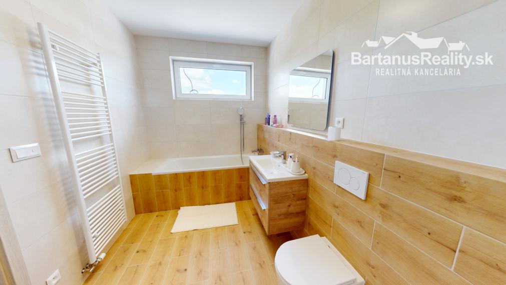Na prenájom luxusný 4 izbový rodinný dom v Trenčíne, Stark residence, Prístavná ulica.