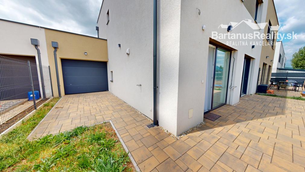 Na prenájom luxusný 4 izbový rodinný dom v Trenčíne, Stark residence, Prístavná ulica.