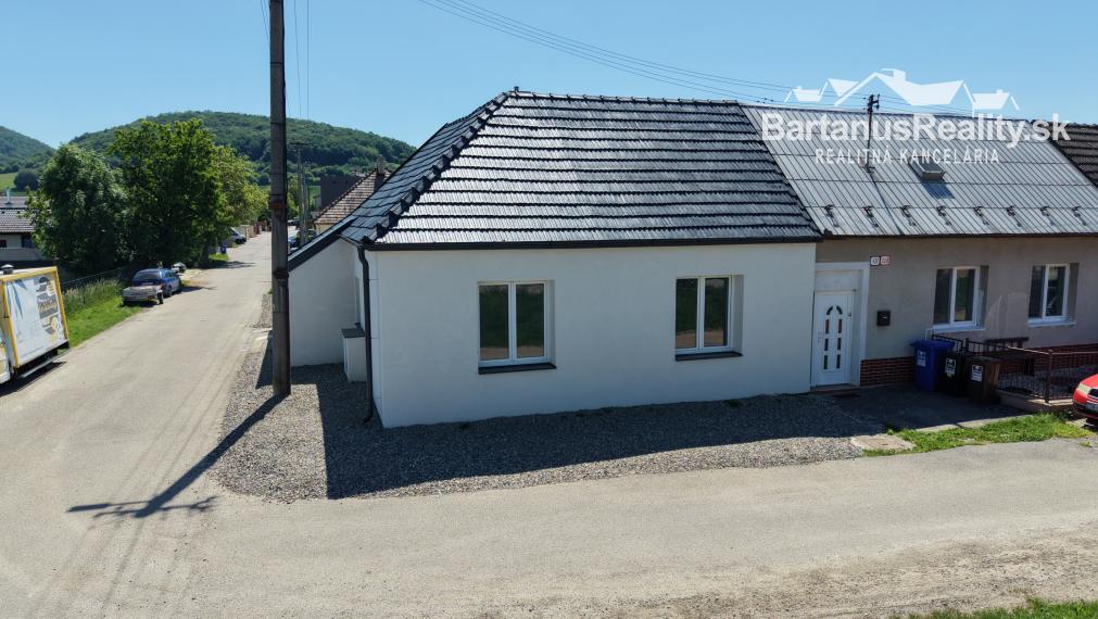 Na predaj zrekonštruovaný rodinný dom za cenu bytu v Trenčíne časť Opatová.