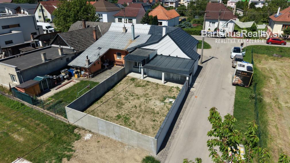 Na predaj zrekonštruovaný rodinný dom za cenu bytu v Trenčíne časť Opatová.