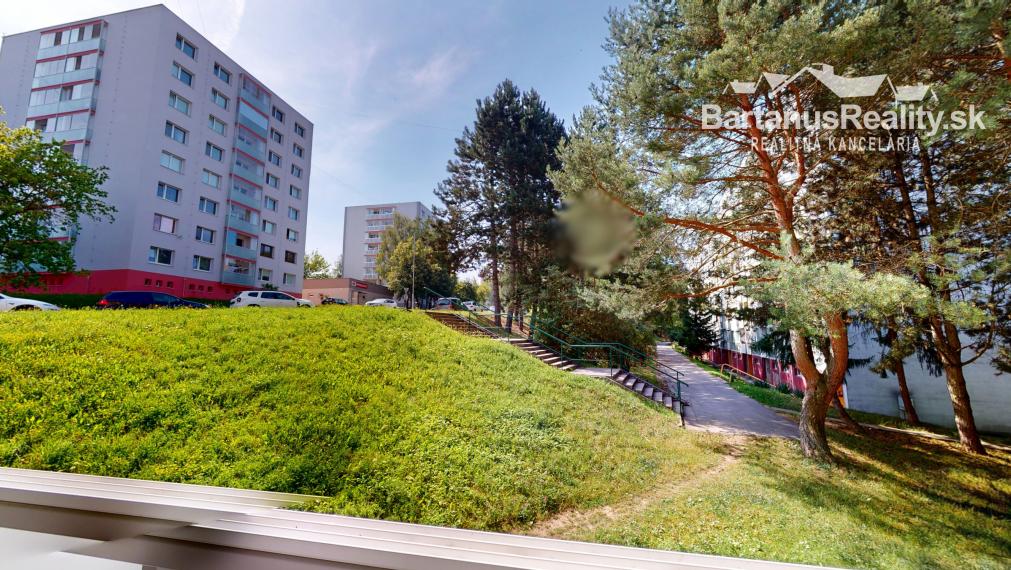 Na predaj rozmerný, kompletne zrekonštruovaný 2 izbový byt v Považskej Bystrici, Rozkvet.
