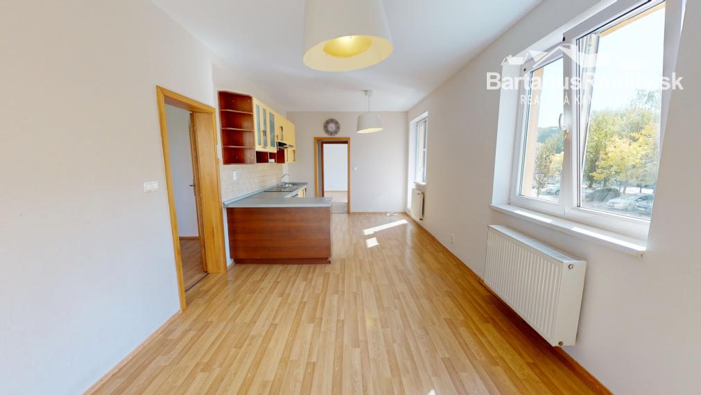 Ponúkame na prenájom 3-izbový byt s balkónom v Trenčíne, sídlisko Juh, ulica Východná.