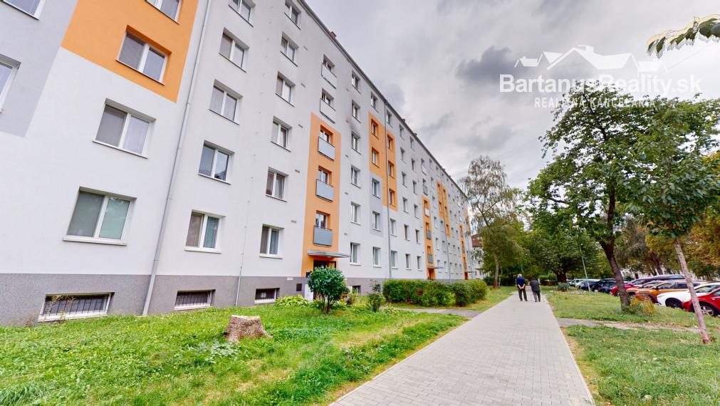 Ponúkame na predaj 3-izbový byt na ul. 28. októbra v Trenčíne