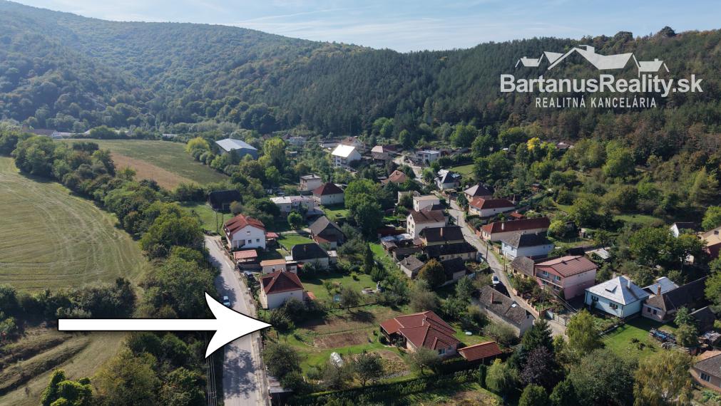 BartanusReality  - Na predaj slnečný pozemok pre rodinný dom v obci Modrová pri Piešťanoch.
