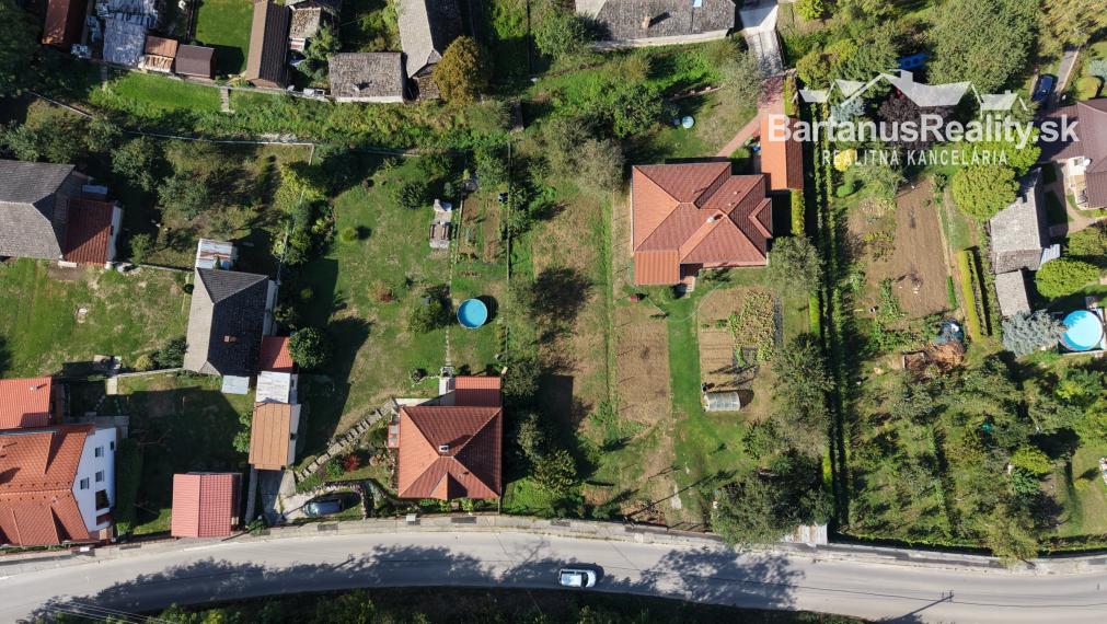 BartanusReality  - Na predaj slnečný pozemok pre rodinný dom v obci Modrová pri Piešťanoch.