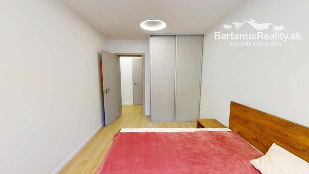 BartanusReality - Na prenájom kompletne zariadený 2 izbový byt v novostavbe v Dubnici nad Váhom, Dubová ulica.
