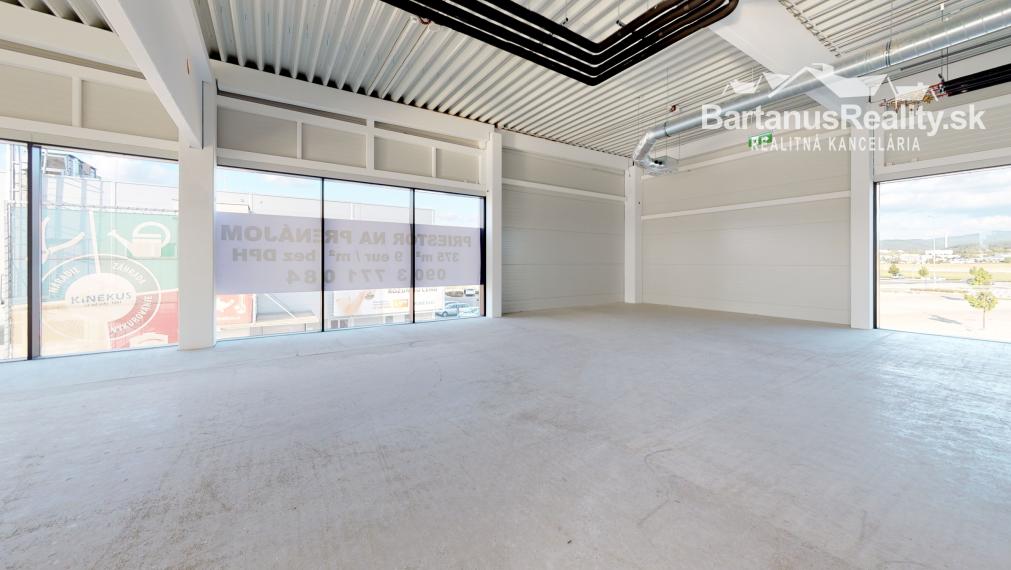 BartanusReality - Na prenájom atraktívne obchodné priestory o rozlohe 375 m2 v budove LIVING BOX v Trenčíne