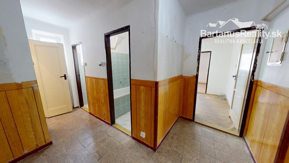BartanusReality - Na predaj 3-izbový byt o rozlohe 85 m2 v Trenčíne, ulica Inovecká.