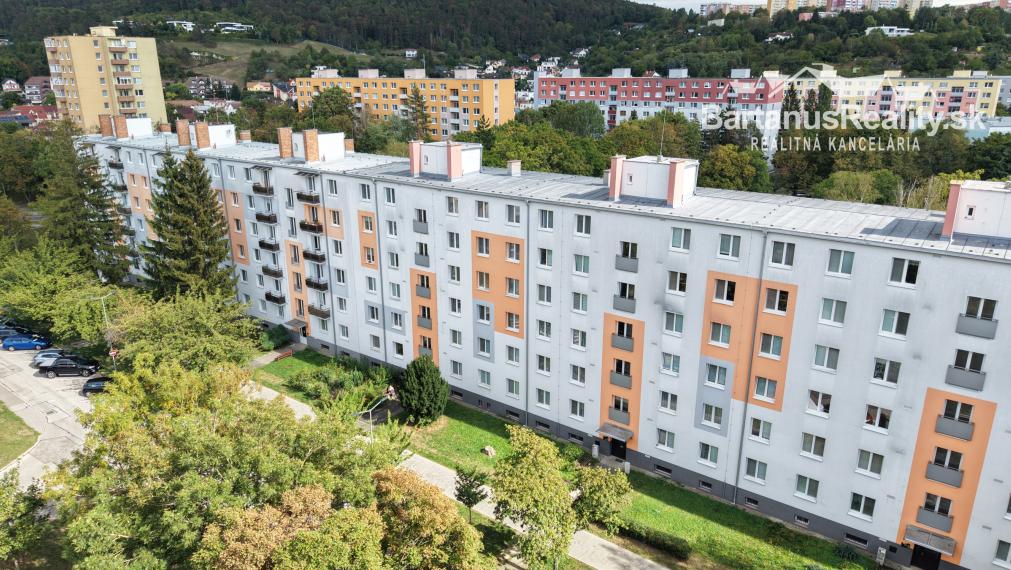 BartanusReality - Ponúkame na predaj 3-izbový byt na ul. 28. októbra v Trenčíne