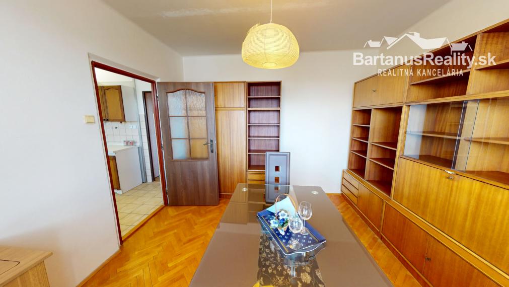BartanusReality - Na predaj 3-izbový byt vo vyhľadávanej lokalite Trenčína, ul. Soblahovská.